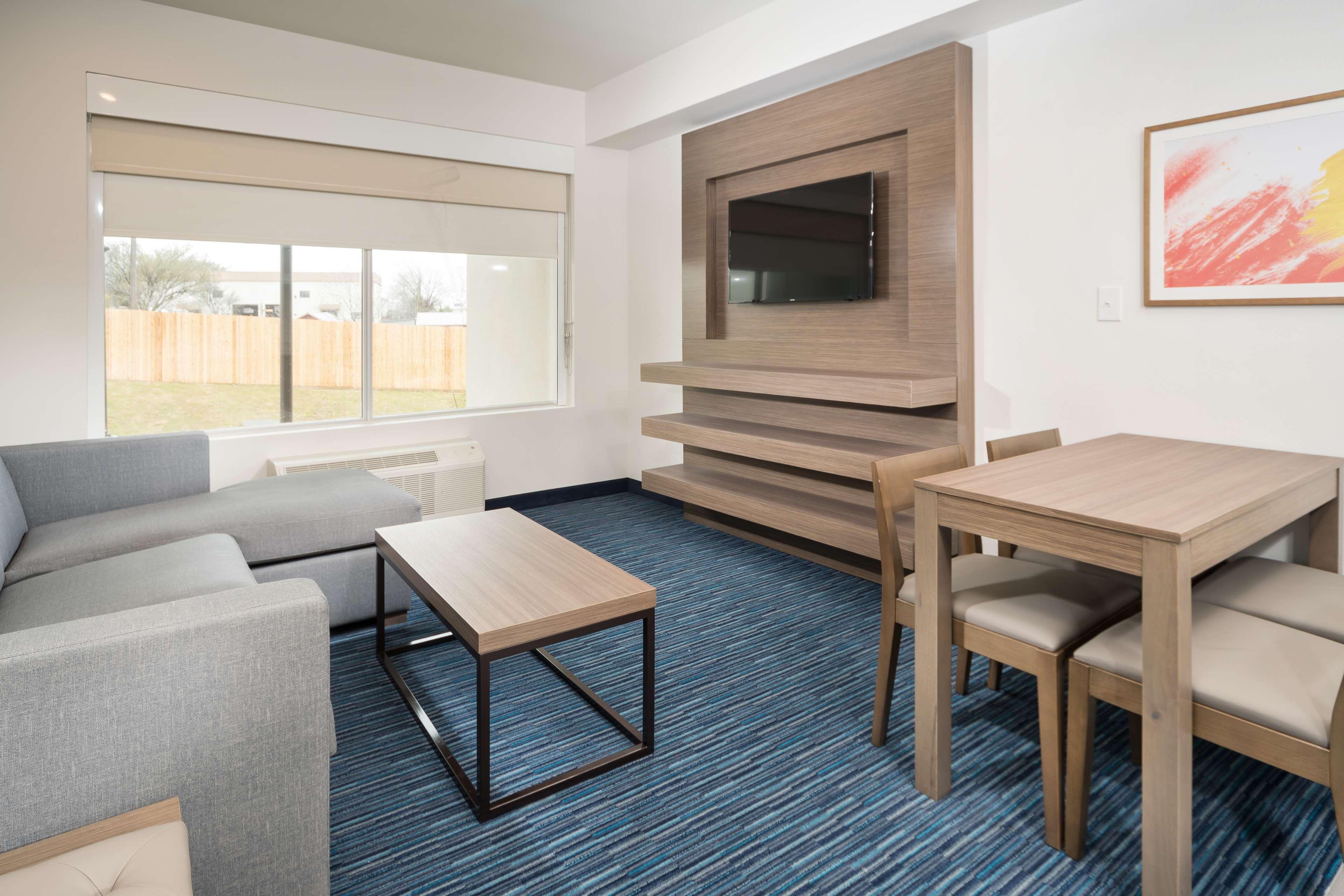 Best Western Plus Executive Residency Austin - Round Rock Флюгервил Екстериор снимка